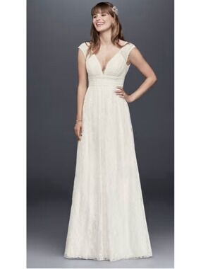Elegant Ivory Cap-Sleeve V-Neck Wedding Dress
